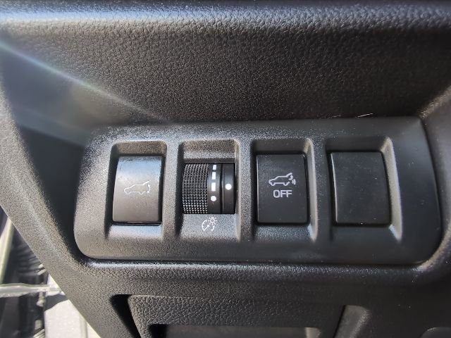 Used 2025 Subaru Outback Onyx Edition image 17