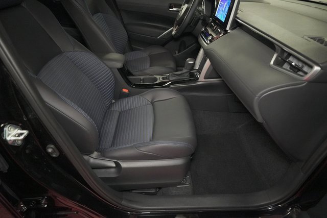 Certified 2024 Toyota Corolla Cross XSE image 30