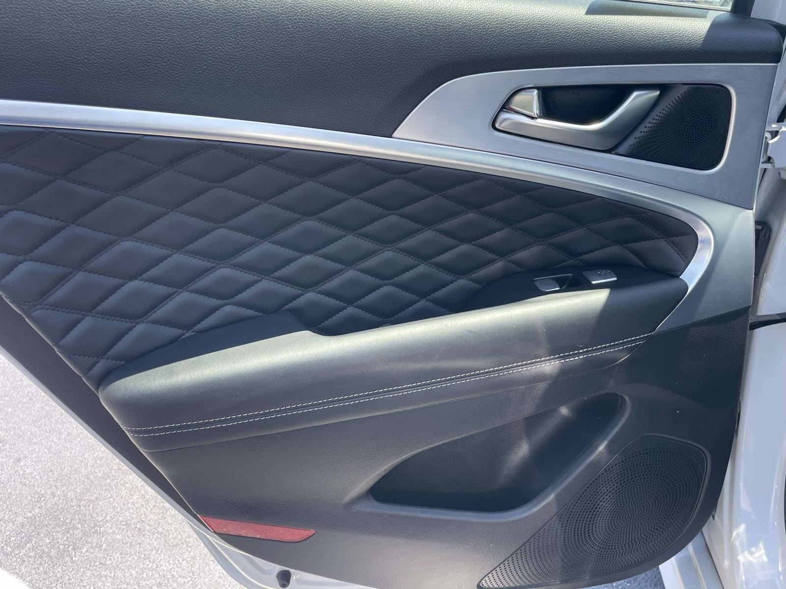 Used 2019 Genesis G70 3.3T Advanced w/ Prestige Package RWD image 11