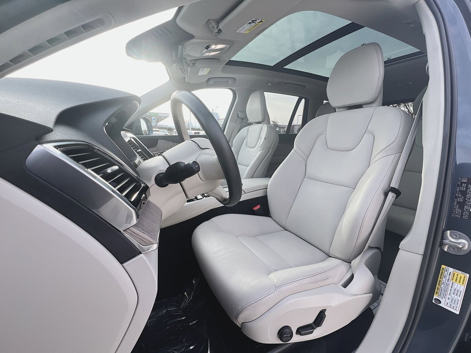 Certified 2023 Volvo XC90 B6 Plus w/ Protection Package Premier image 13