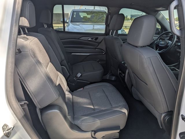 Used 2025 Chevrolet Traverse LT w/ Driver Confidence Package FWD image 30