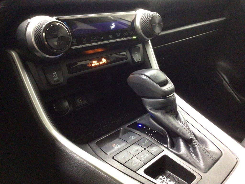Used 2023 Toyota RAV4 XLE AWD/4WD image 13