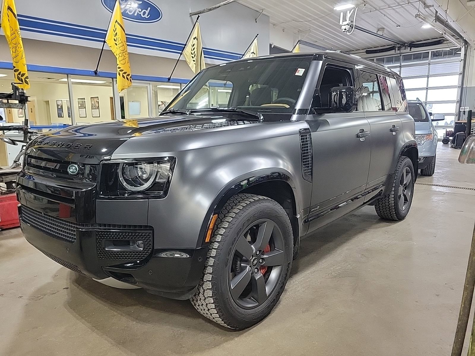 Used 2024 Land Rover Defender 110 X image 8