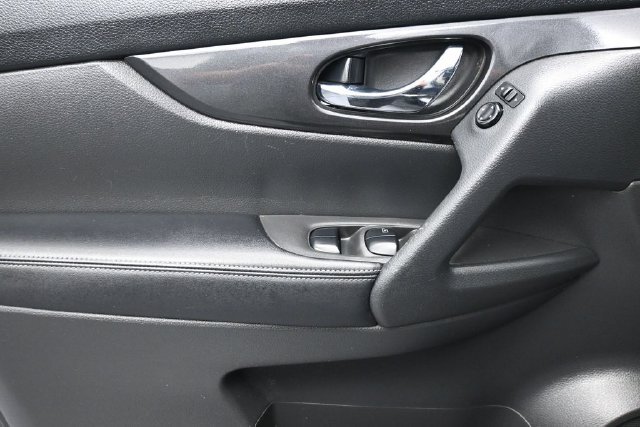 Used 2020 Nissan Rogue SV AWD/4WD image 8