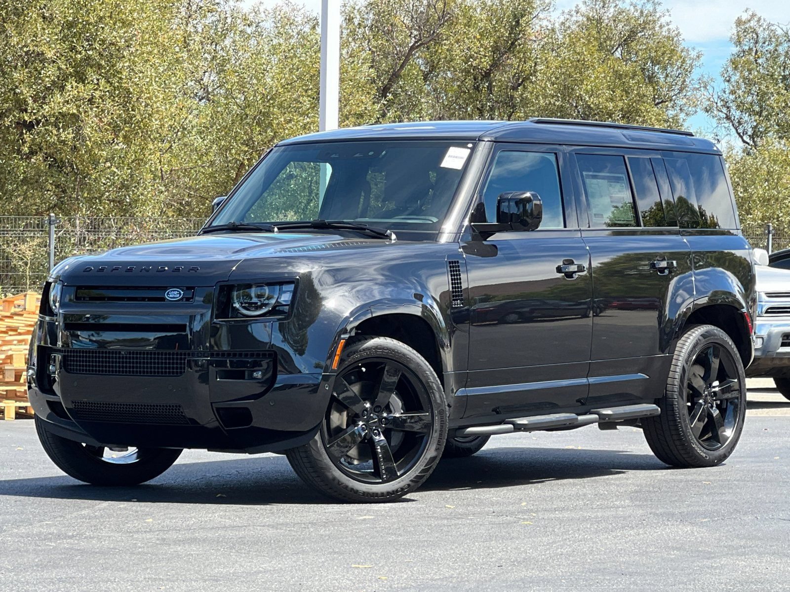 New 2026 Land Rover Defender 110 X-Dynamic SE AWD/4WD image 2