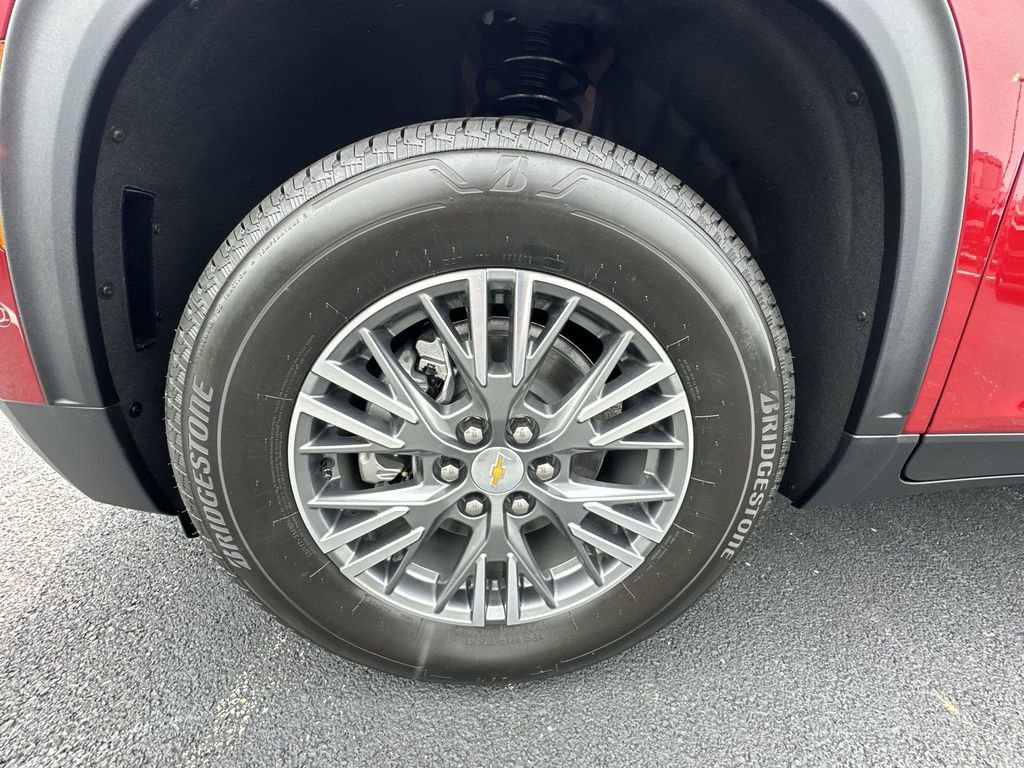New 2025 Chevrolet Traverse LT w/ Enhanced Driving Package image 10