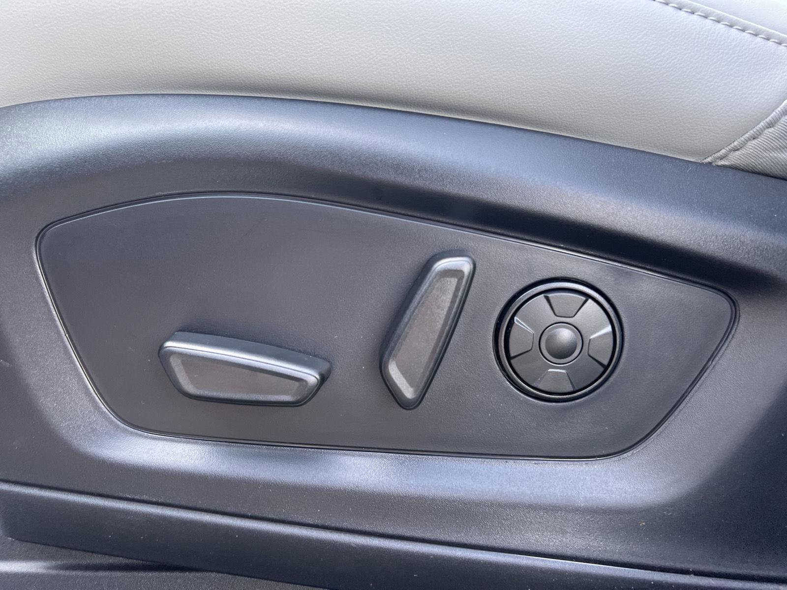 New 2026 Ford Explorer Platinum image 24