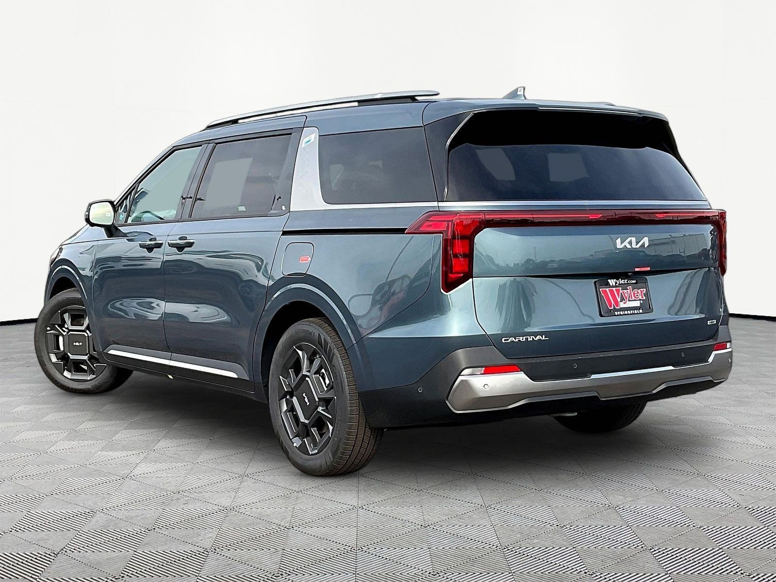 New 2027 Kia Carnival Hybrid FWD image 4