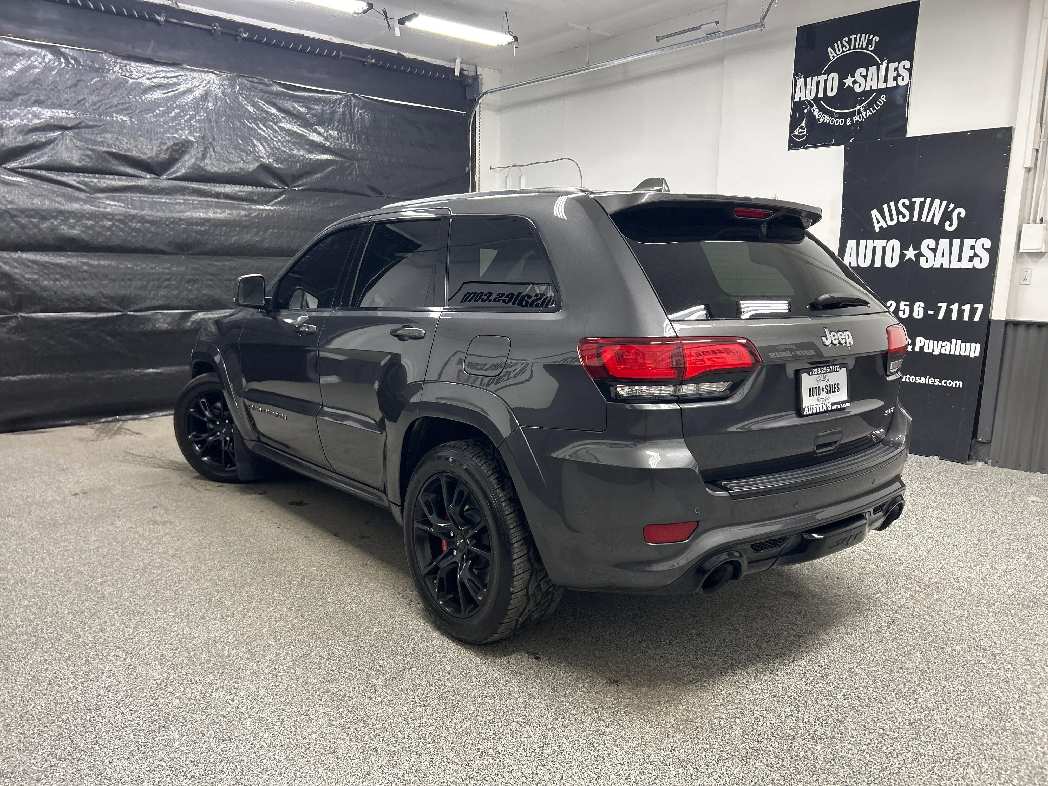 Used 2017 Jeep Grand Cherokee SRT AWD/4WD image 4