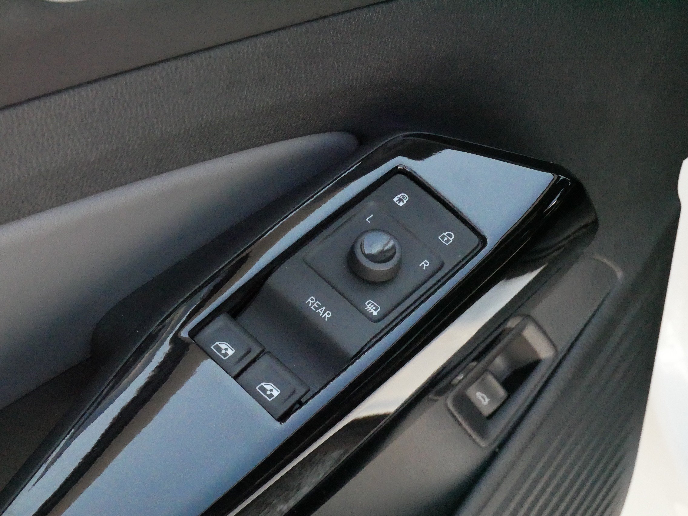 Certified 2023 Volkswagen ID.4 Pro S AWD/4WD image 19
