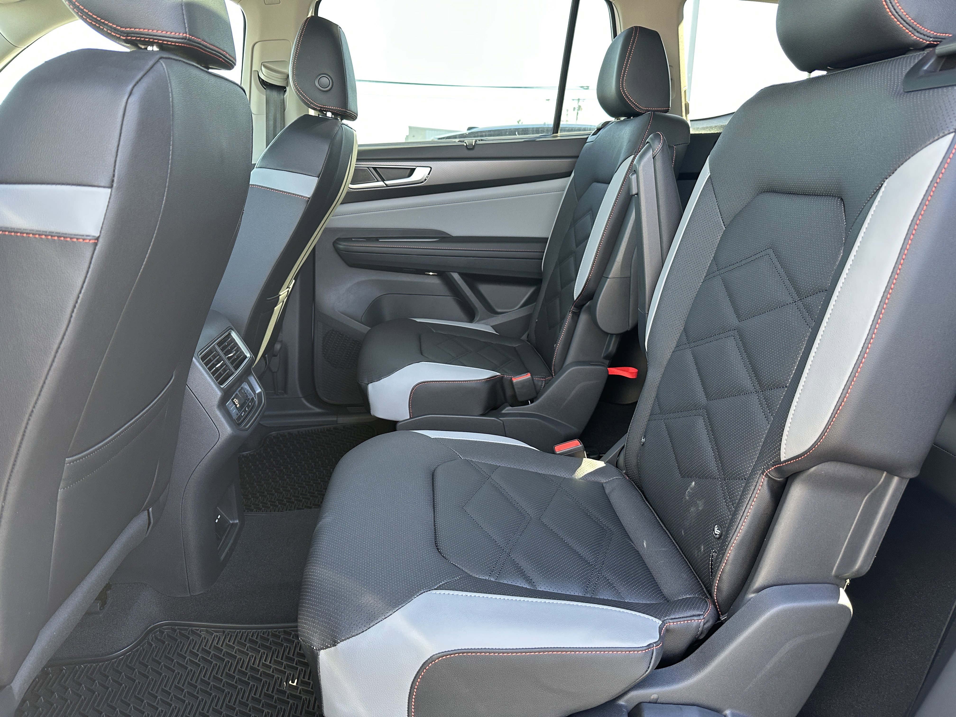 New 2026 Volkswagen Atlas Peak Edition image 23