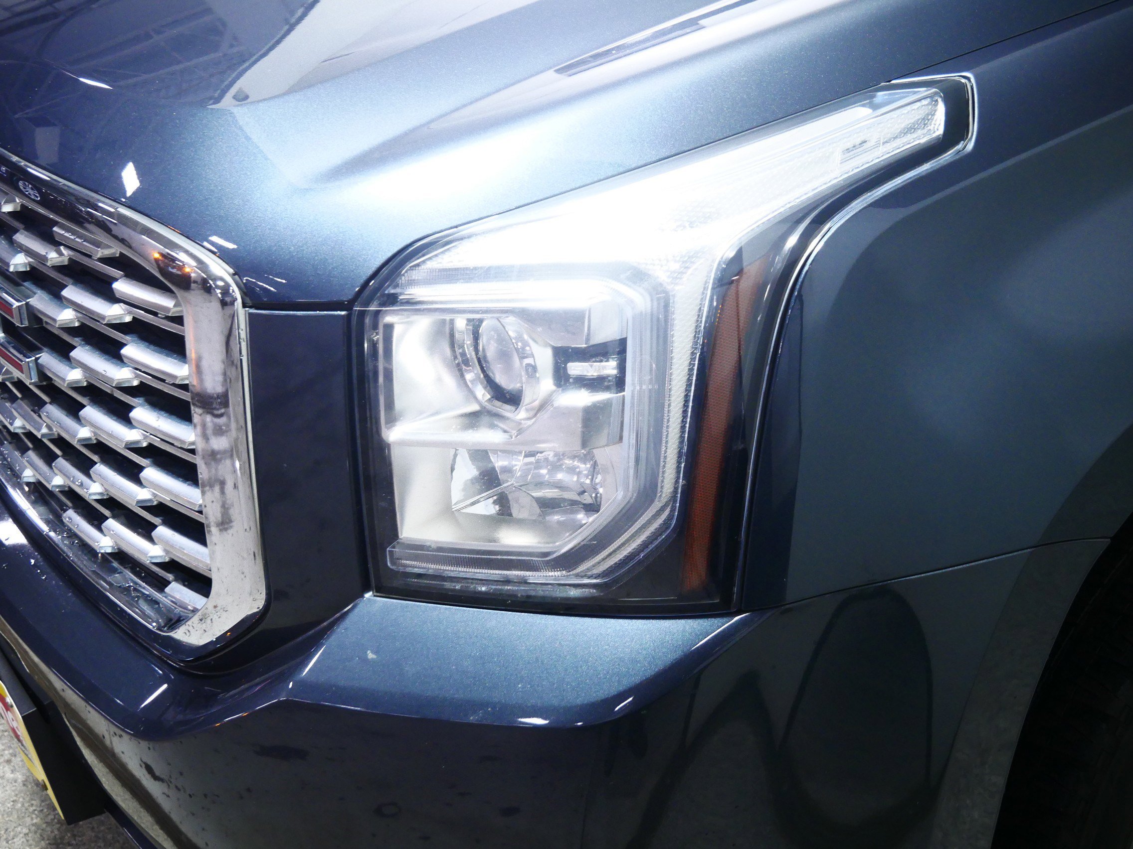 Used 2019 GMC Yukon Denali w/ Denali Ultimate Package image 16