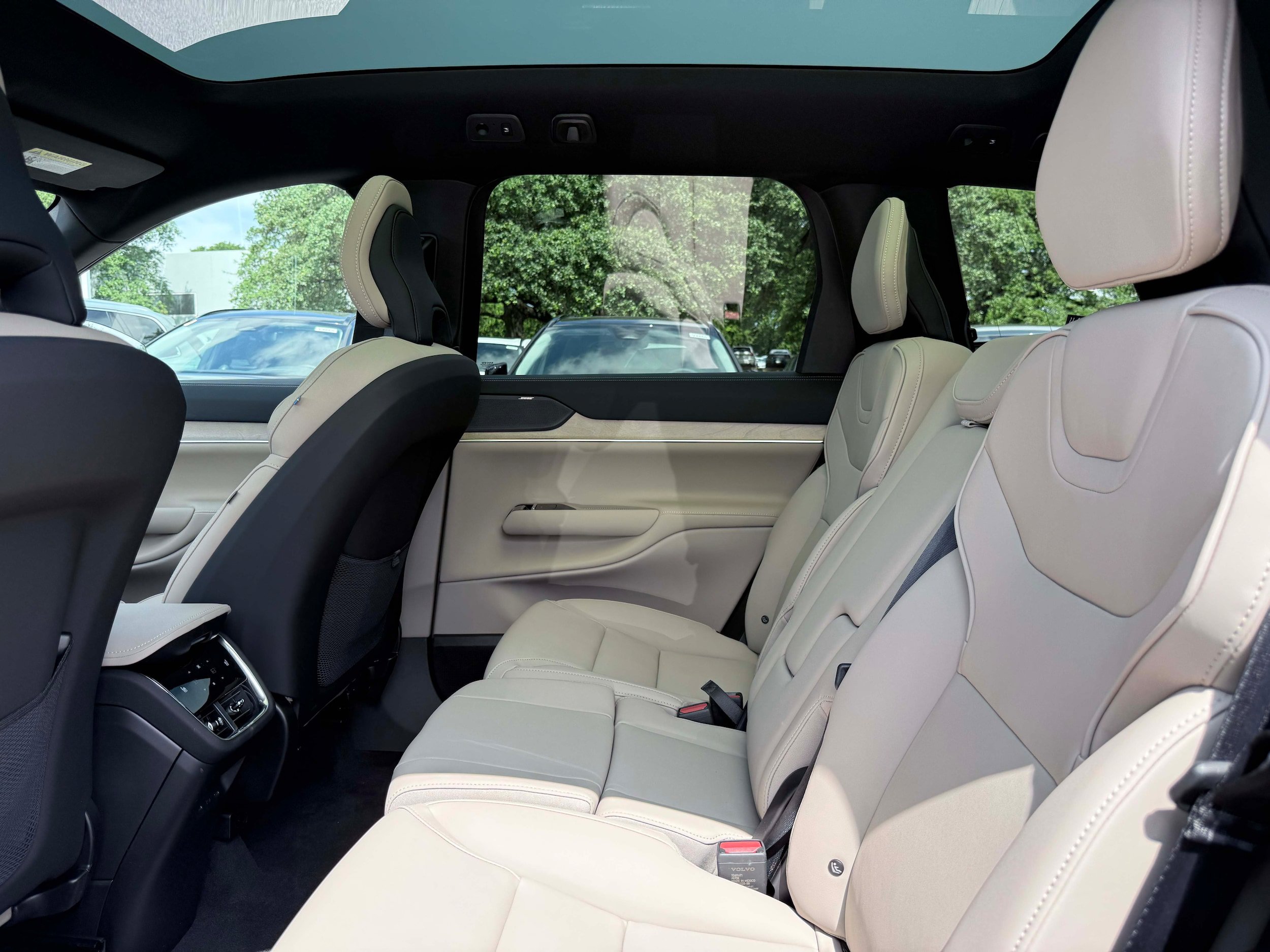 New 2026 Volvo EX90 Plus RWD image 15