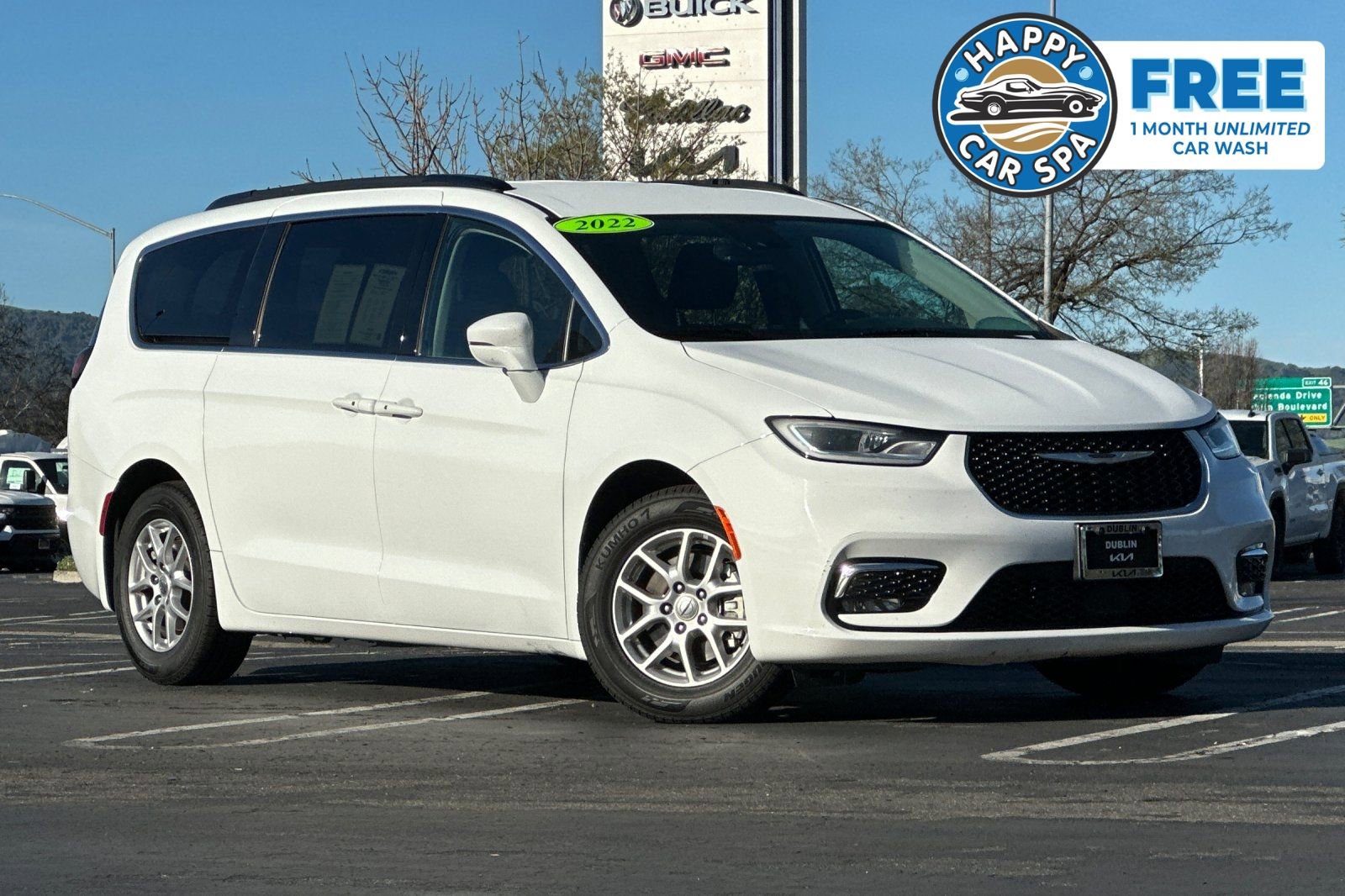 Used 2022 Chrysler Pacifica Touring-L FWD image 1