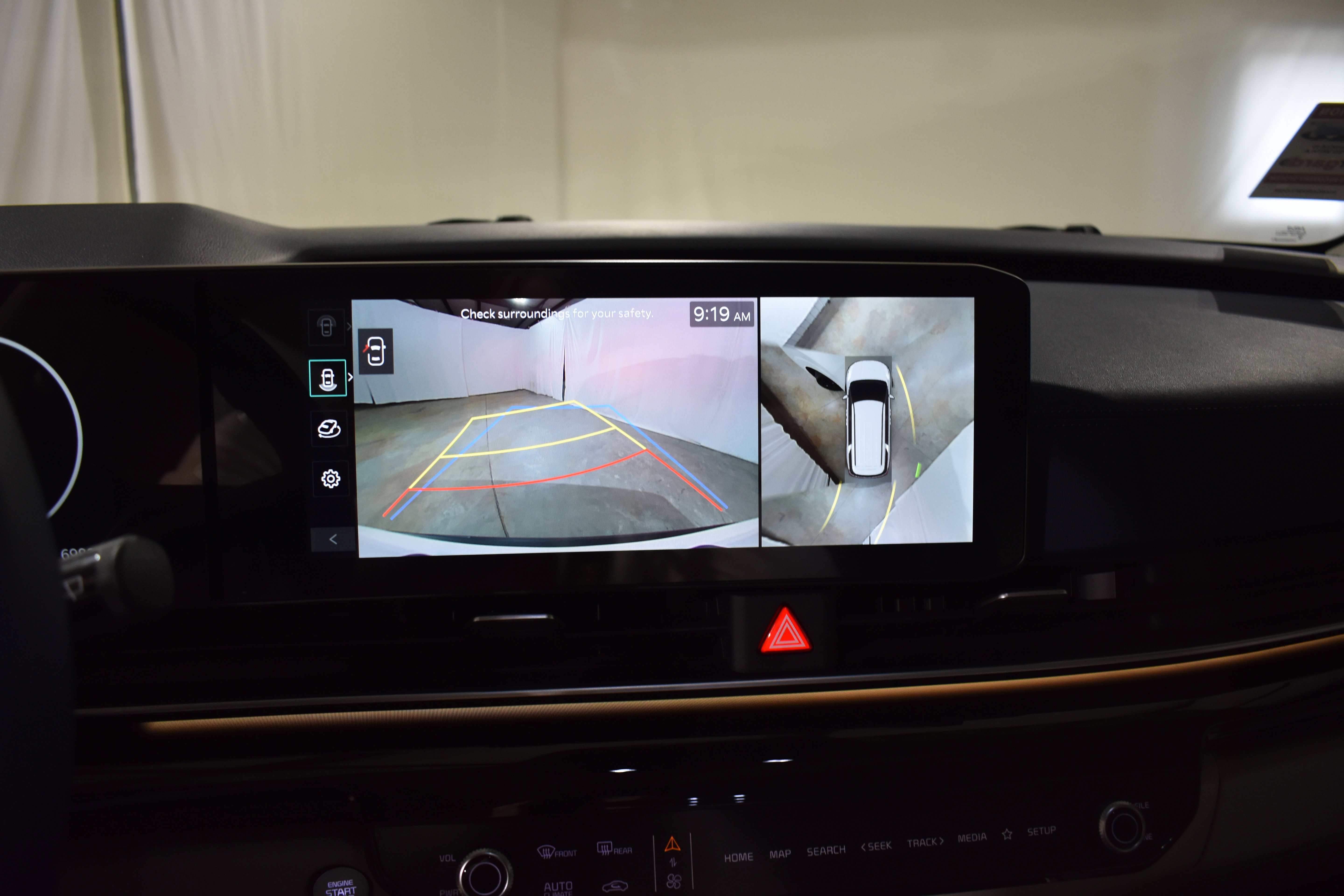 Used 2025 Kia Carnival SX Prestige image 22