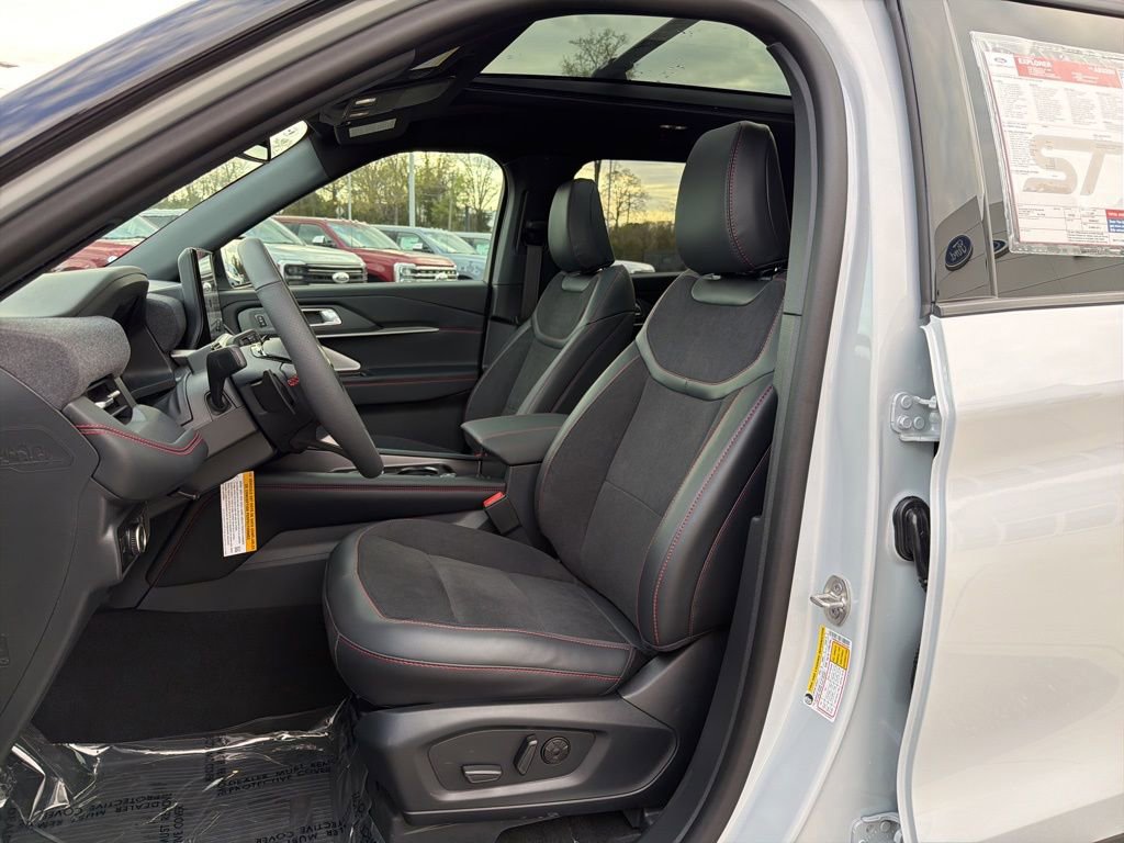 New 2026 Ford Explorer ST w/ Sun And Sound Package image 9