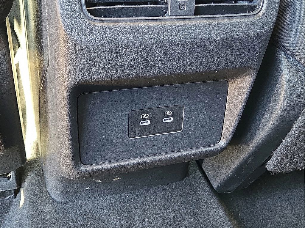 Used 2024 Nissan Rogue SV AWD/4WD image 16