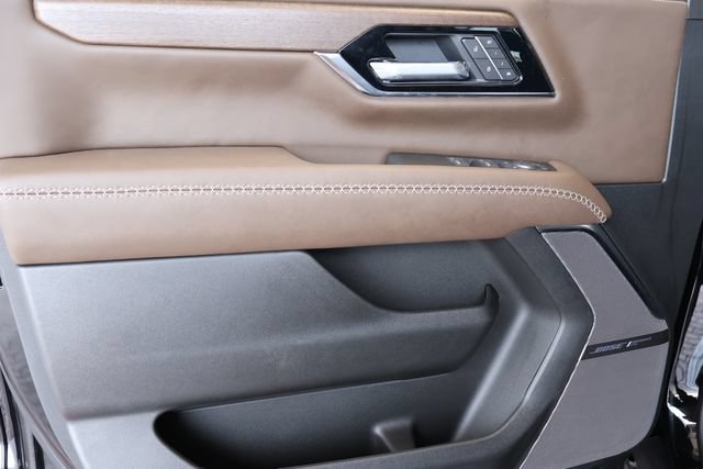 New 2026 GMC Yukon XL Denali Ultimate AWD/4WD image 13