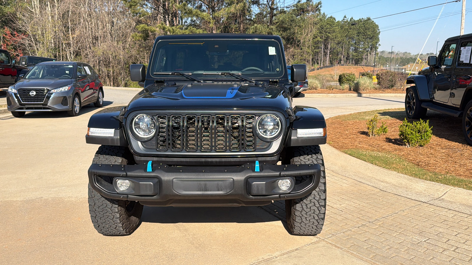 Used 2025 Jeep Wrangler Unlimited Rubicon 4xe image 3