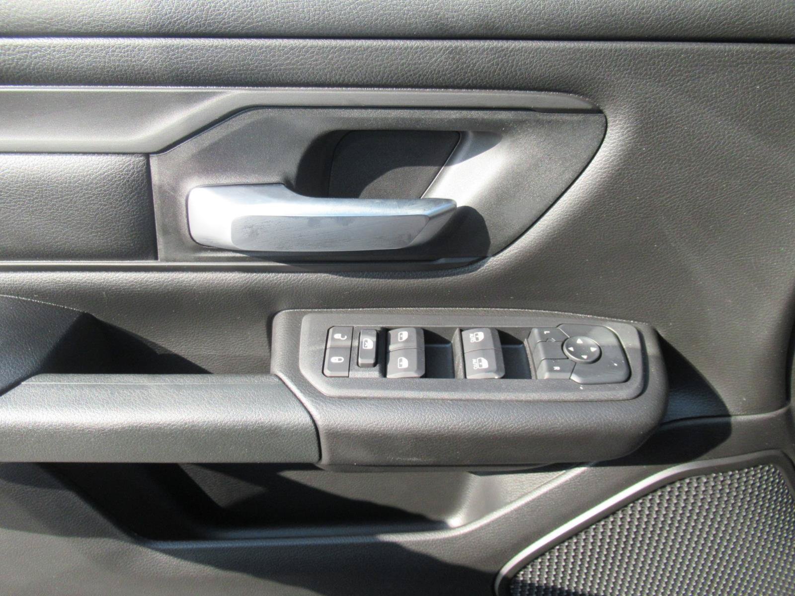 New 2026 RAM 1500 Express AWD/4WD image 22