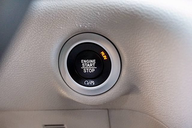 Used 2022 Chrysler Voyager LX FWD image 29