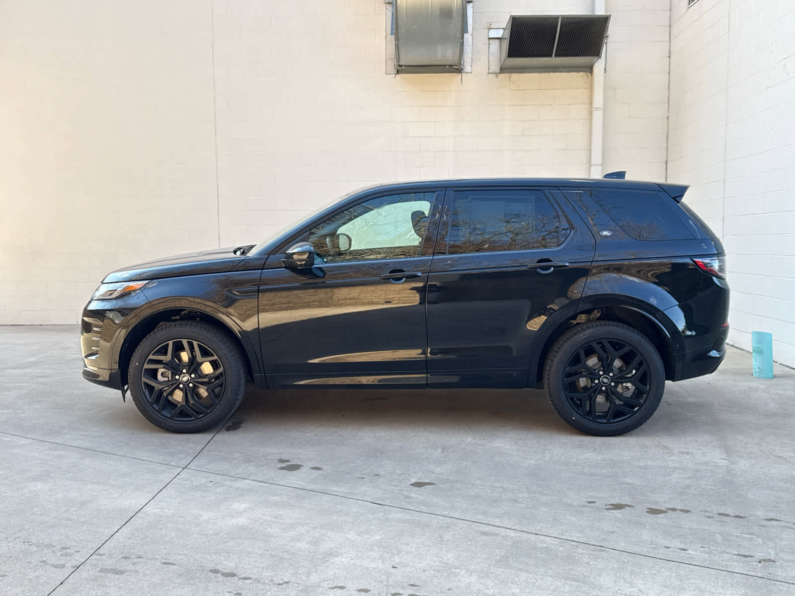 Used 2026 Land Rover Discovery Sport Landmark image 5