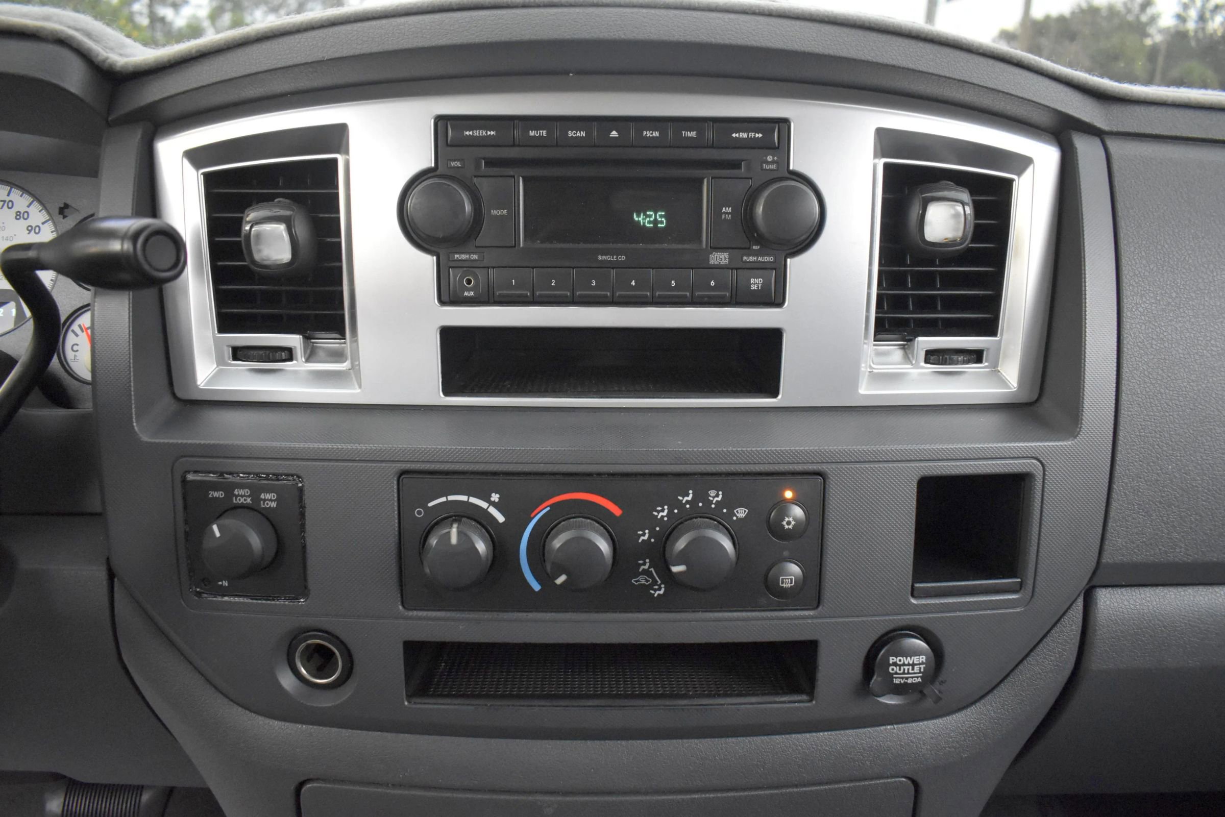Used 2007 Dodge Ram 1500 Truck SLT image 20