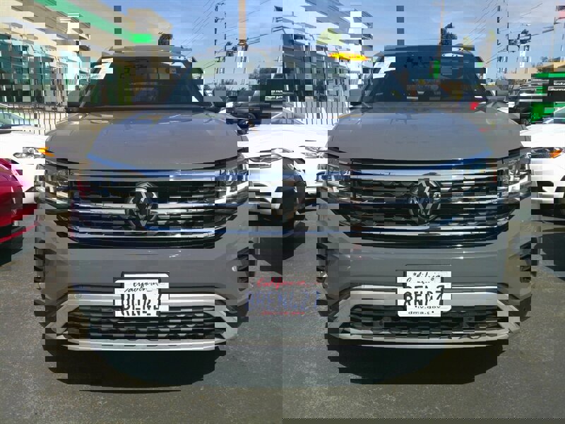 Used 2020 Volkswagen Atlas Cross Sport SE w/ Panoramic Sunroof Package image 38