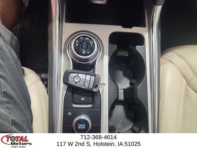 Used 2023 Ford Explorer Platinum w/ Technology Package image 17
