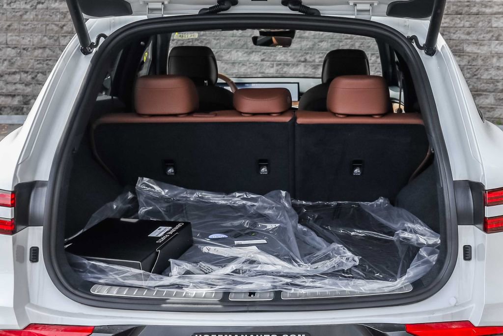 New 2026 Genesis GV70 2.5T Advanced AWD/4WD image 8