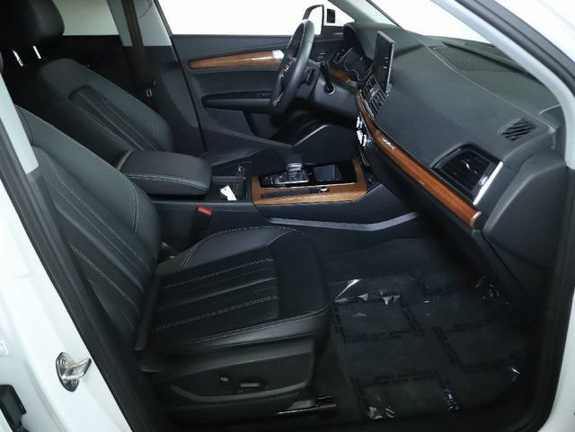 Used 2023 Audi Q5 2.0T Premium w/ Convenience Package AWD/4WD image 36