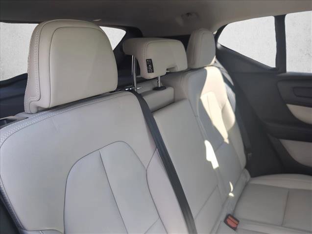 Used 2021 Volvo XC40 T5 Inscription w/ Climate Package image 23