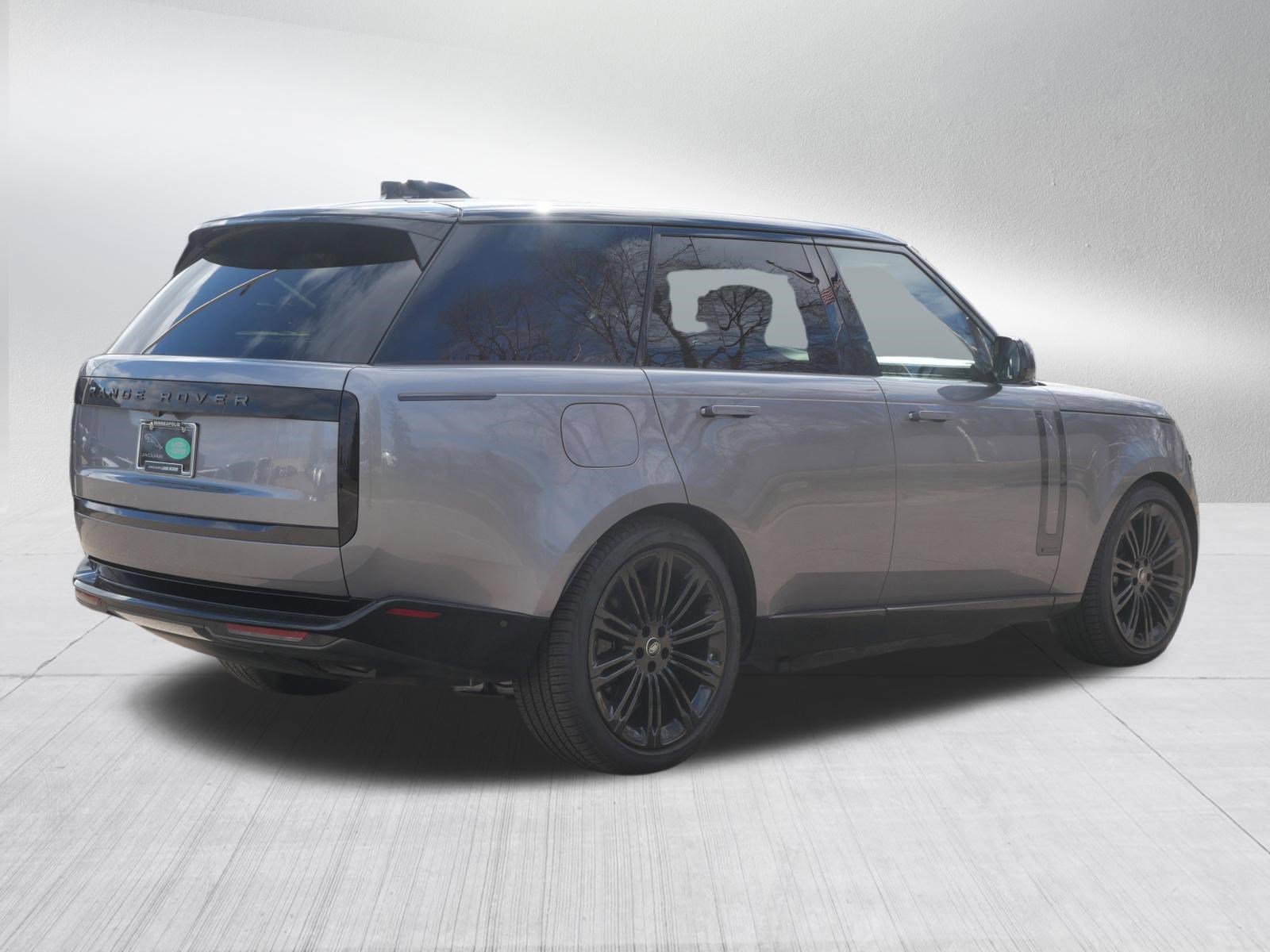 Certified 2025 Land Rover Range Rover Autobiography image 5