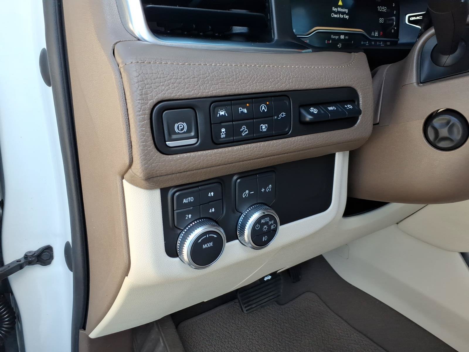 Used 2022 GMC Yukon XL Denali AWD/4WD image 13