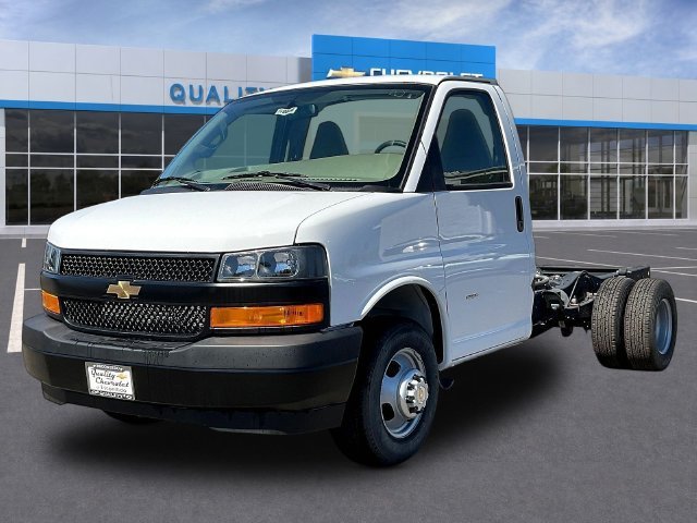 New 2026 Chevrolet Express 3500 w/ Power Convenience Package RWD image 2