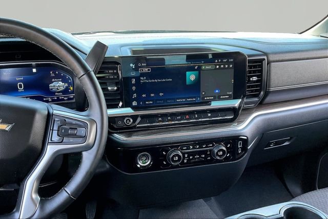Used 2023 Chevrolet Silverado 1500 LT AWD/4WD image 9