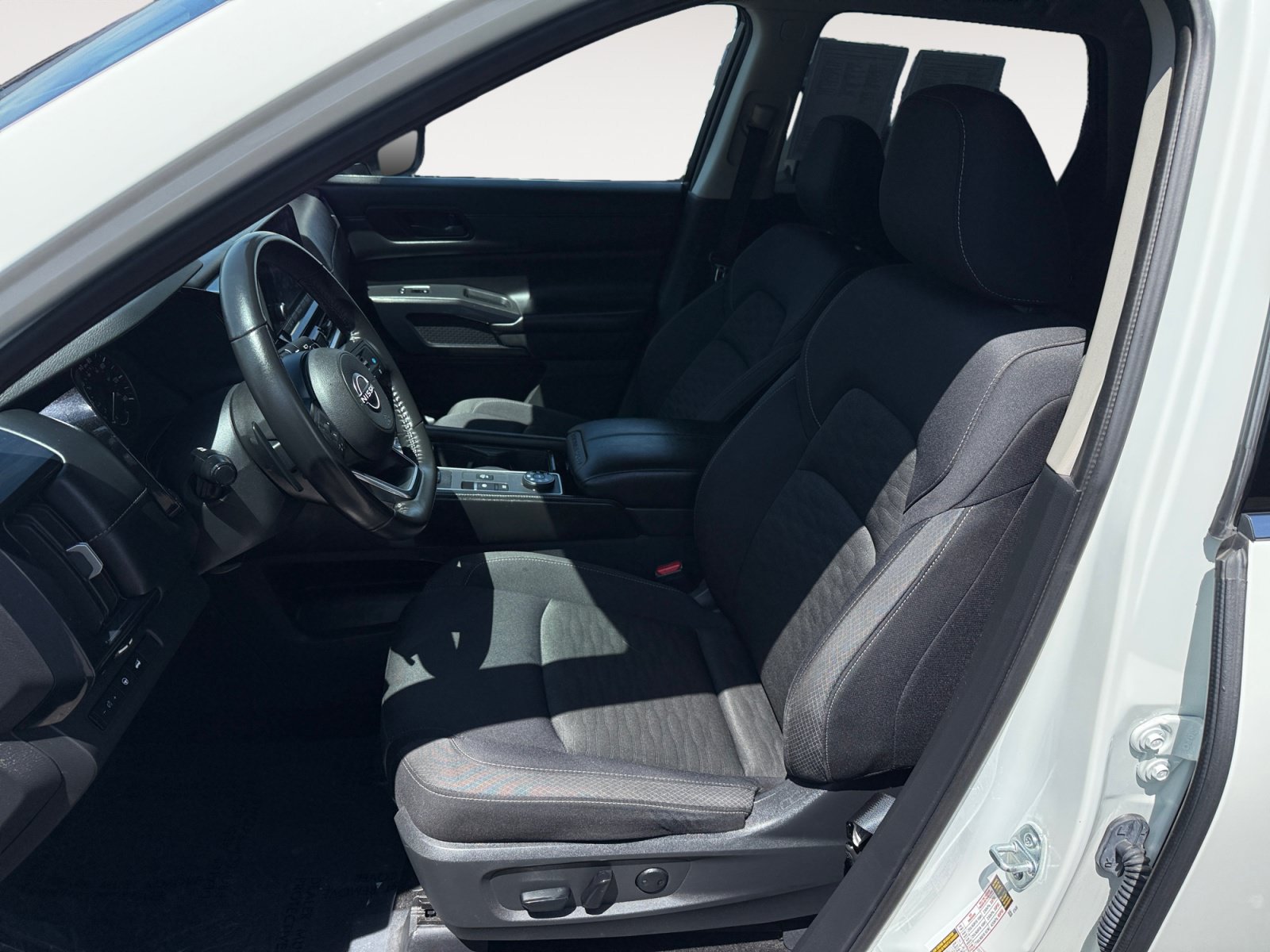 Used 2025 Nissan Pathfinder SV AWD/4WD image 10