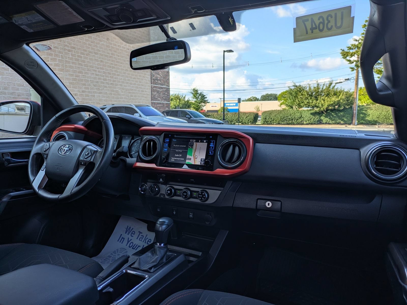 Used 2017 Toyota Tacoma TRD Off-Road w/ Tow Package (A/T) AWD/4WD image 15