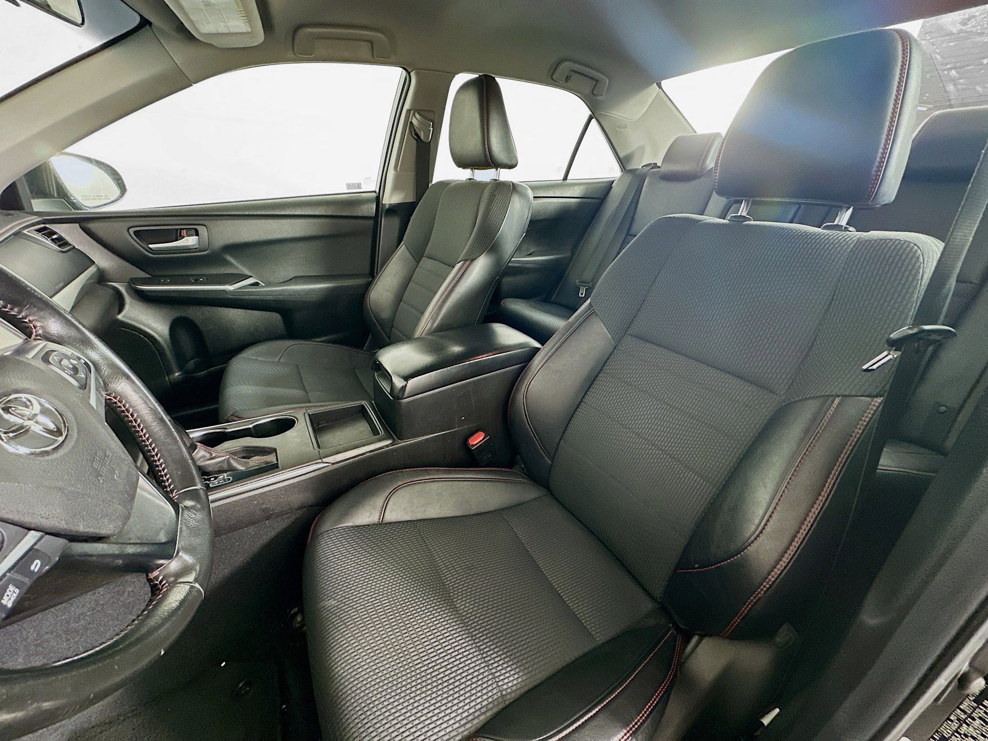 Used 2016 Toyota Camry SE image 13