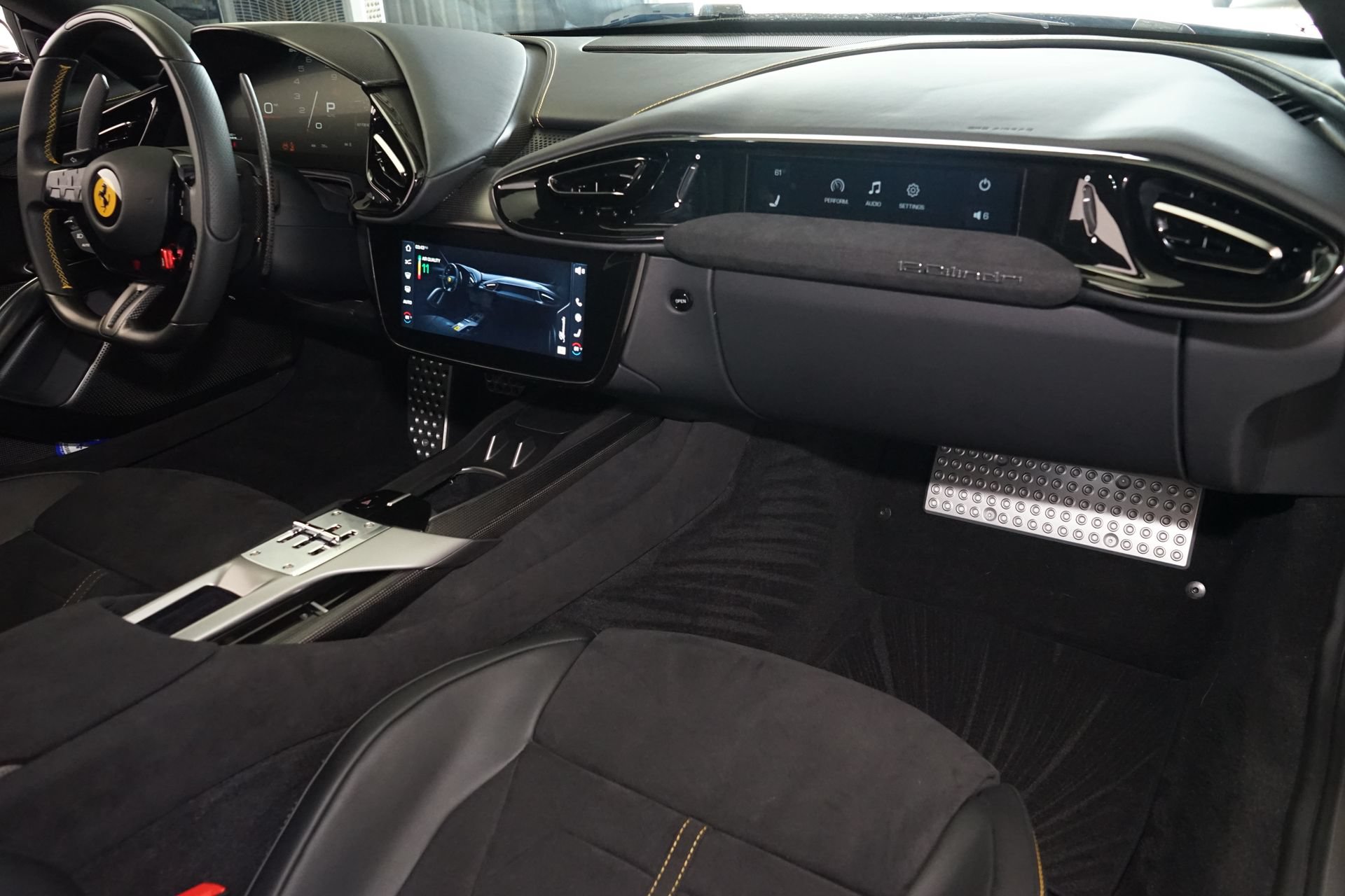 Used 2025 Ferrari 12Cilindri RWD image 19