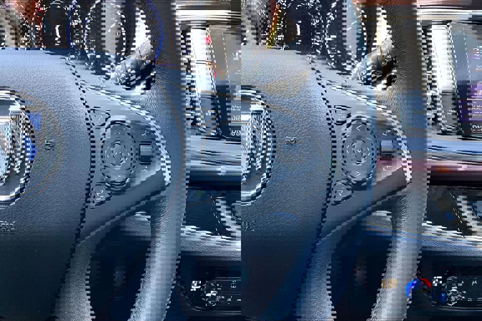 Used 2021 Buick Enclave Avenir w/ Avenir Technology Package FWD image 23