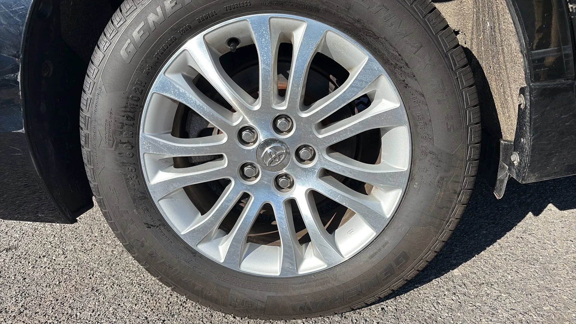 Used 2015 Toyota Sienna XLE image 9