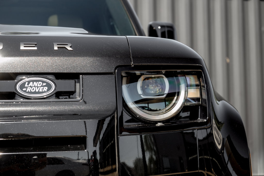 New 2026 Land Rover Defender 110 X-Dynamic SE AWD/4WD image 6