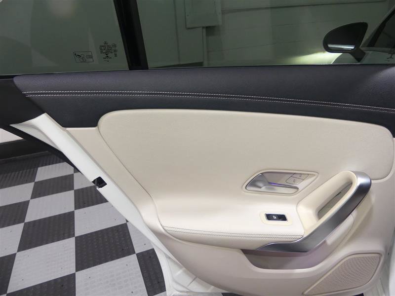 Used 2021 Mercedes-Benz CLA 250 image 26