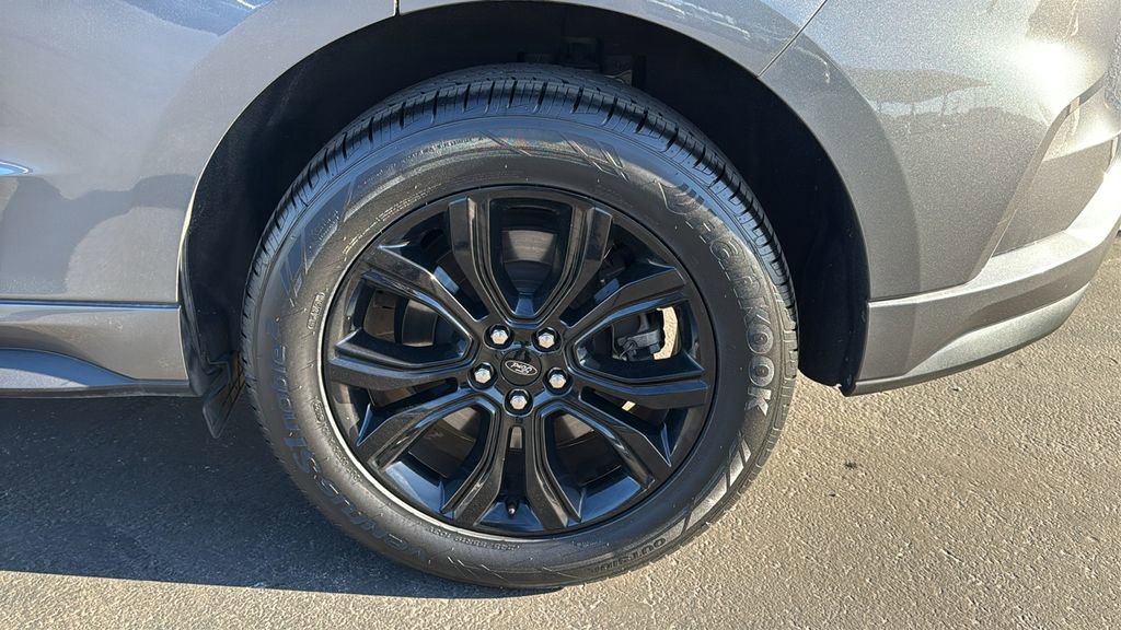 Certified 2022 Ford Edge SE w/ Black Appearance Package AWD/4WD image 8