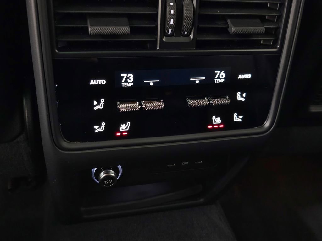 Used 2024 Porsche Cayenne AWD/4WD image 41