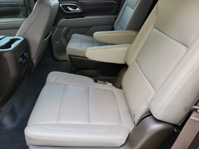Used 2021 Chevrolet Tahoe Z71 w/ Luxury Package AWD/4WD image 14