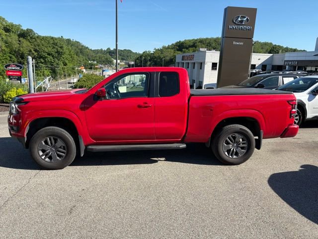 Used 2025 Nissan Frontier SV AWD/4WD image 2