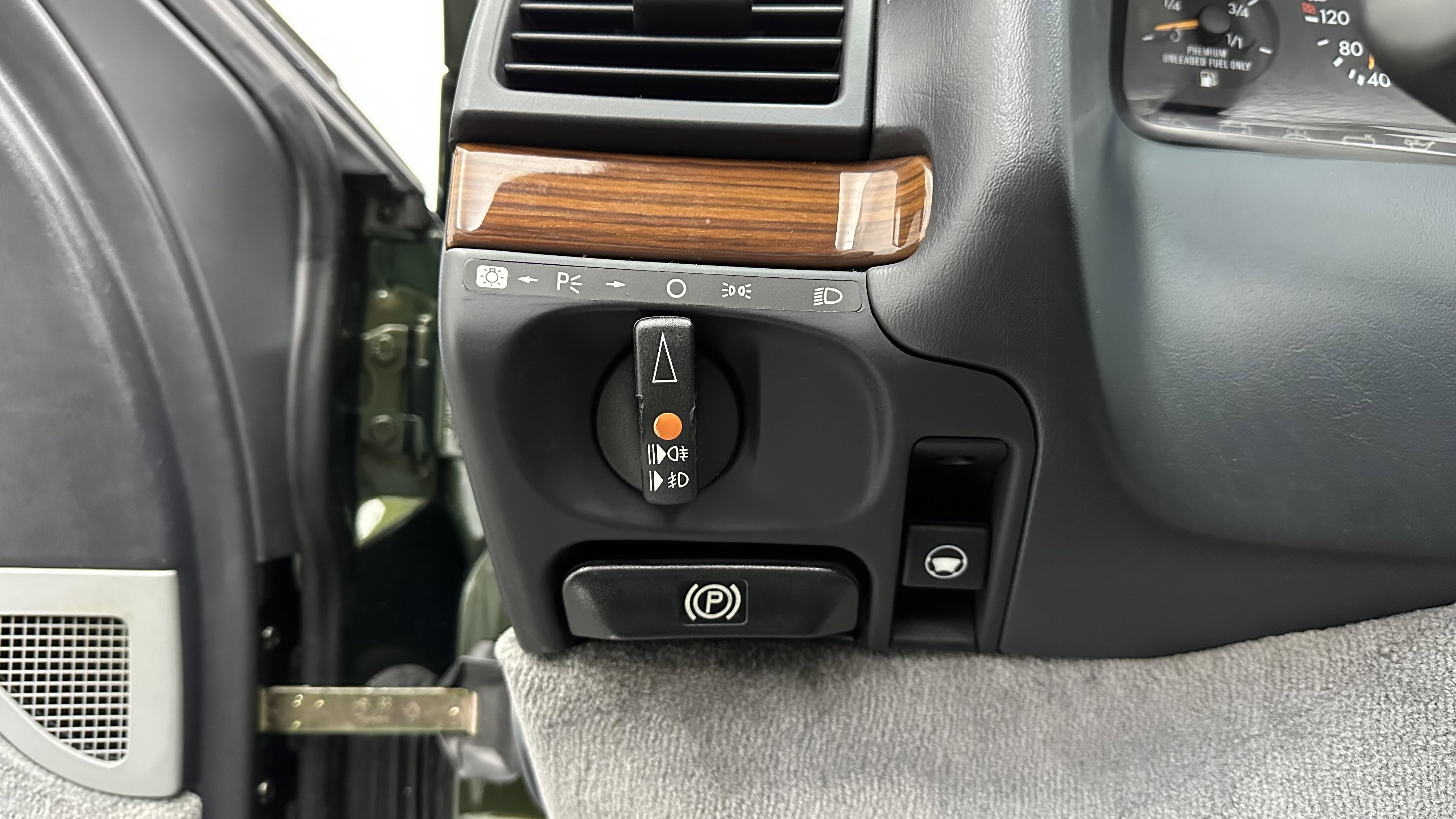 Used 1992 Mercedes-Benz 300 SE image 22