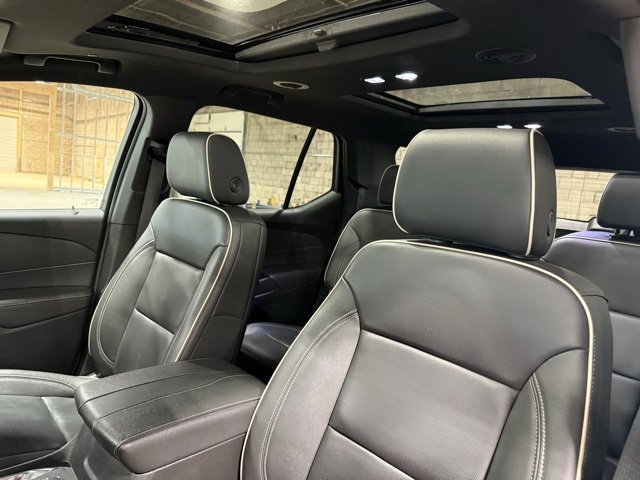 Used 2023 Chevrolet Traverse Premier image 12